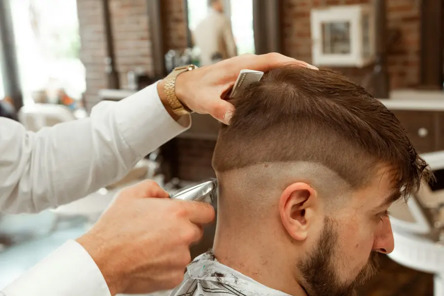Corte de cabello en Barbería Navaja de Oro, Pitalito (foto de muestra)
